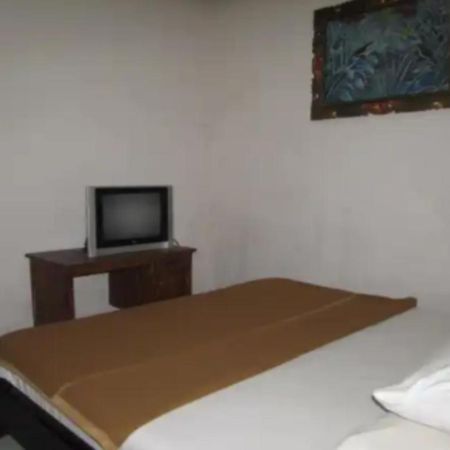 Oyo 90822 Hotel Taman Wisata Denpasar Exterior foto